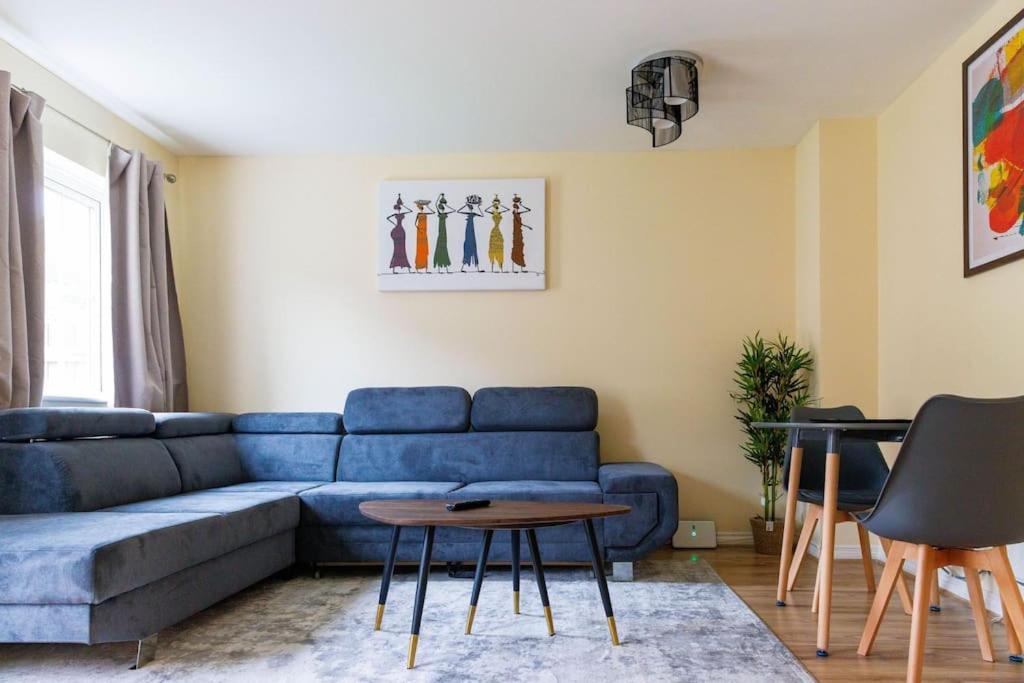 Stylish 3 Bedroom And Free Parking Thamesmead  Zewnętrze zdjęcie