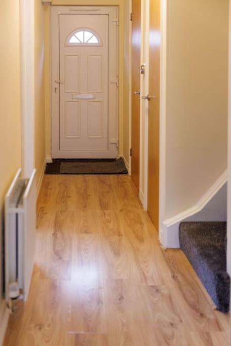 Stylish 3 Bedroom And Free Parking Thamesmead  Zewnętrze zdjęcie